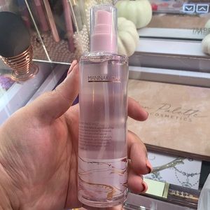 Hydrating facial mist